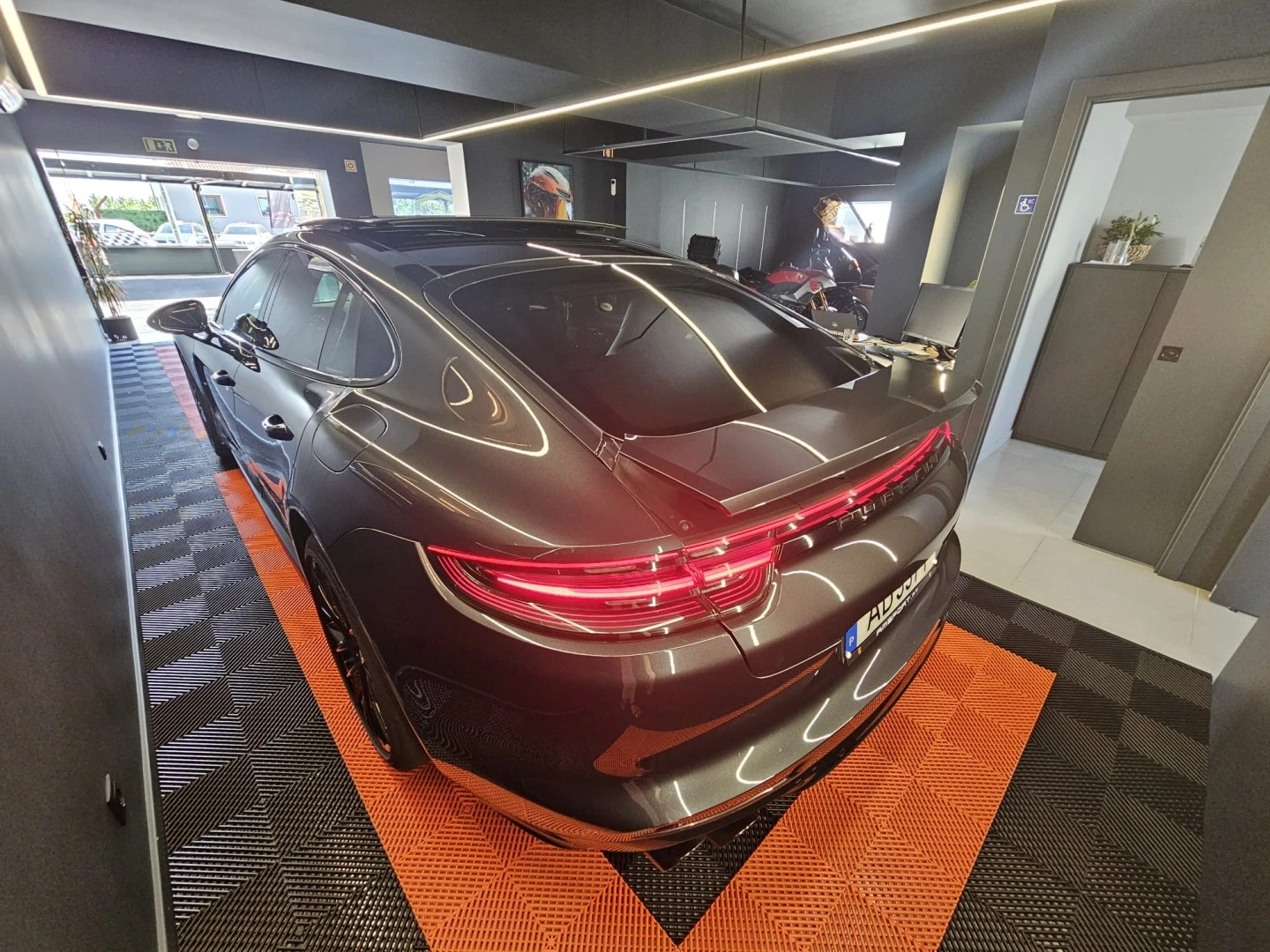 Porsche Panamera 4 E-Hybrid