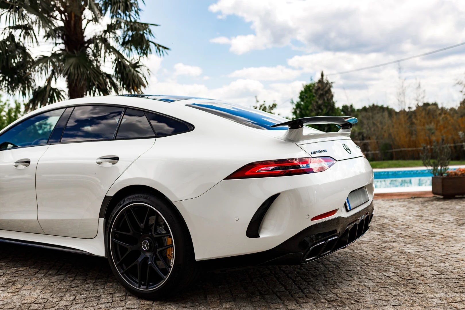 Mercedes-Benz AMG GT 63 s 4MATIC +