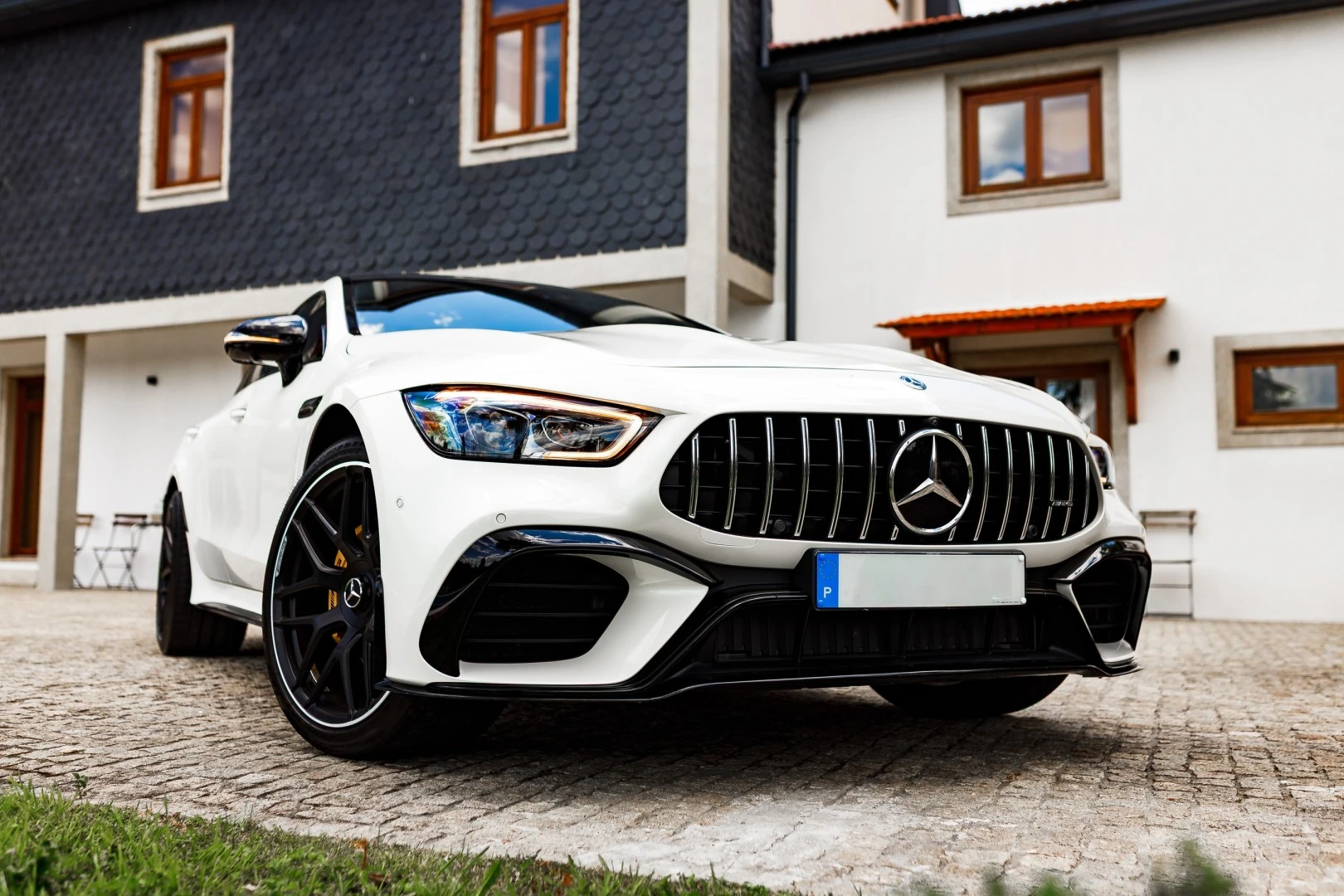 Mercedes-Benz AMG GT 63 s 4MATIC +