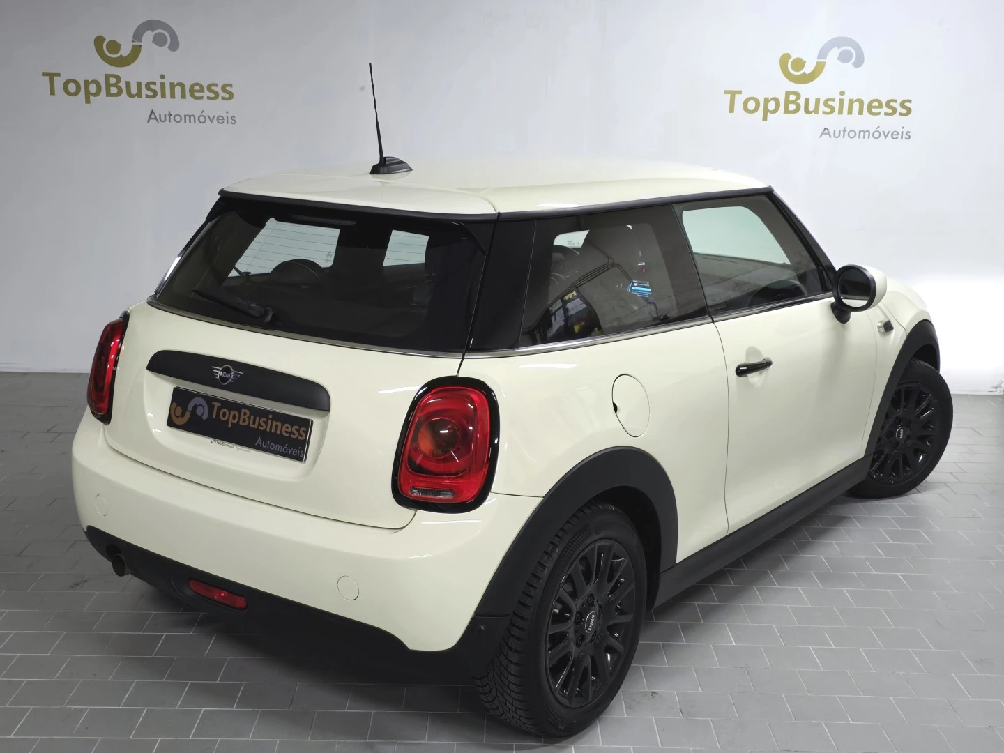 MINI 3 Portas One Auto