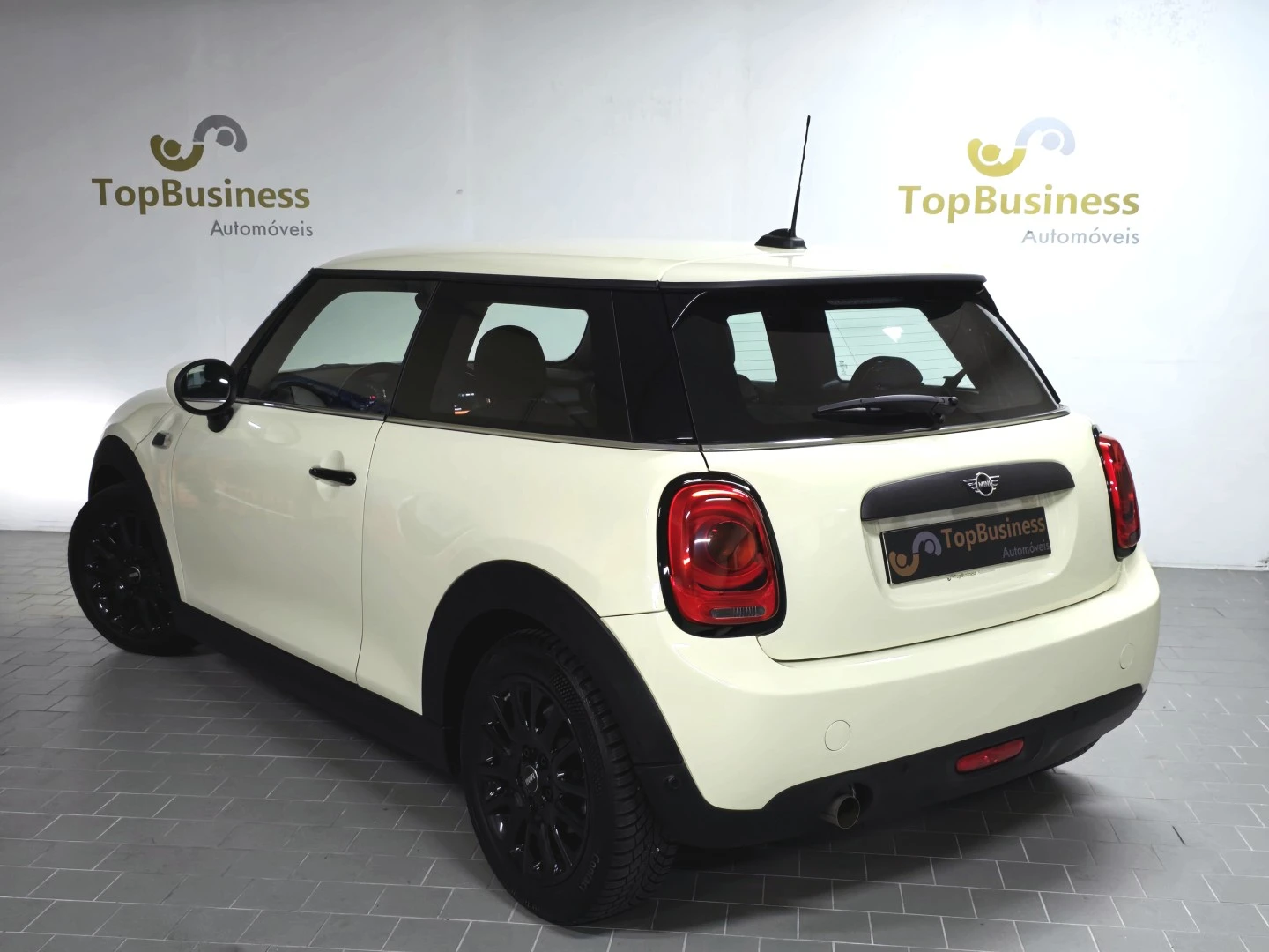MINI 3 Portas One Auto