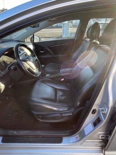 Toyota Avensis SD 2.0 D-4D Exclusive +Pele+GPS