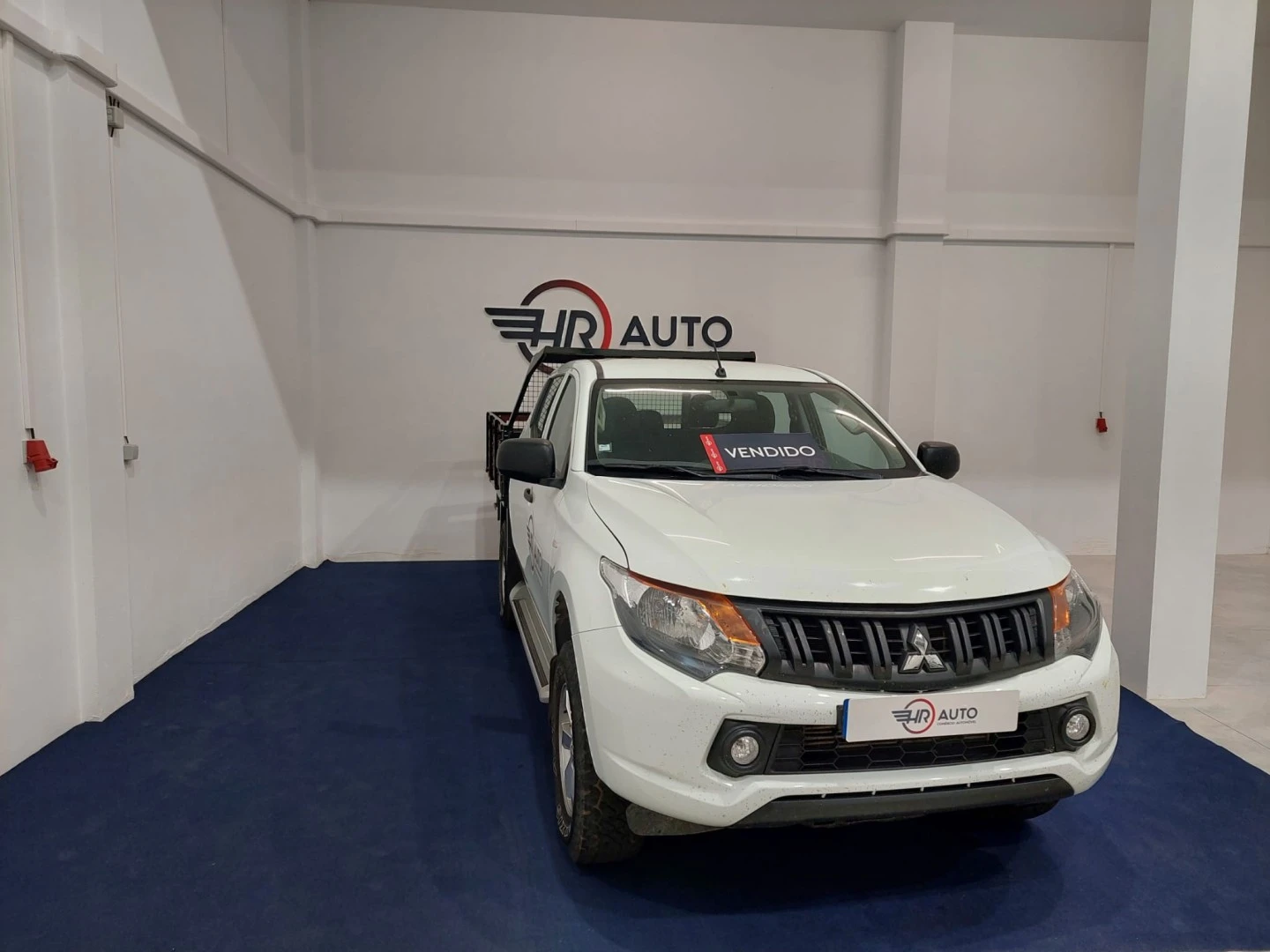 Mitsubishi L 200 2.4 DI-D CD Campera 4WD