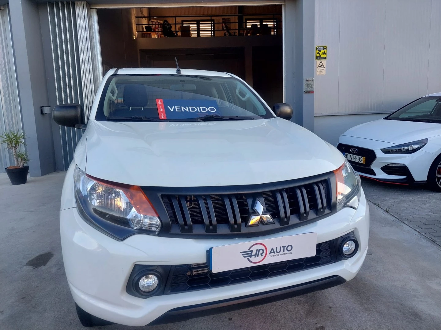 Mitsubishi L200 2.4 DI-D CD Invite 4WD