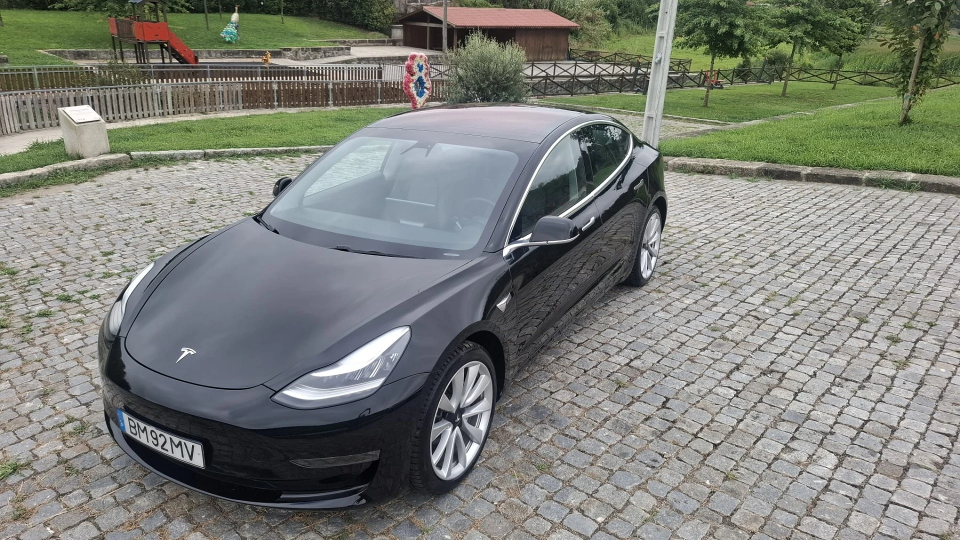 Tesla Model 3 Long-Range Dual Motor AWD