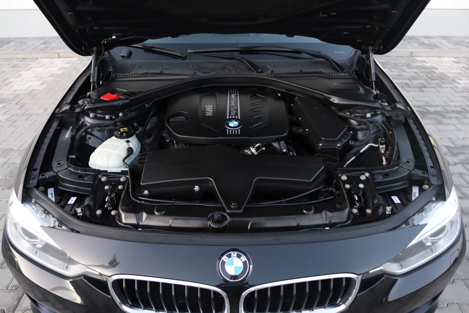 BMW 318 d Touring xDrive Line Sport