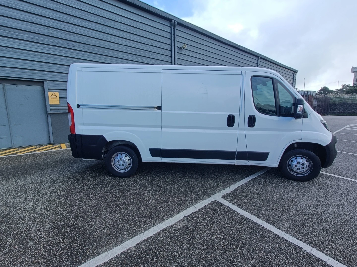 Peugeot Boxer 2.2 BlueHDi 333 L1H1 Pro