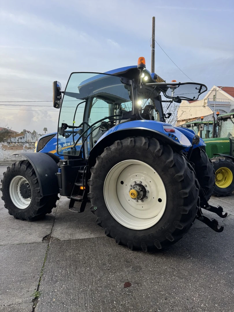 New Holland T7 .260