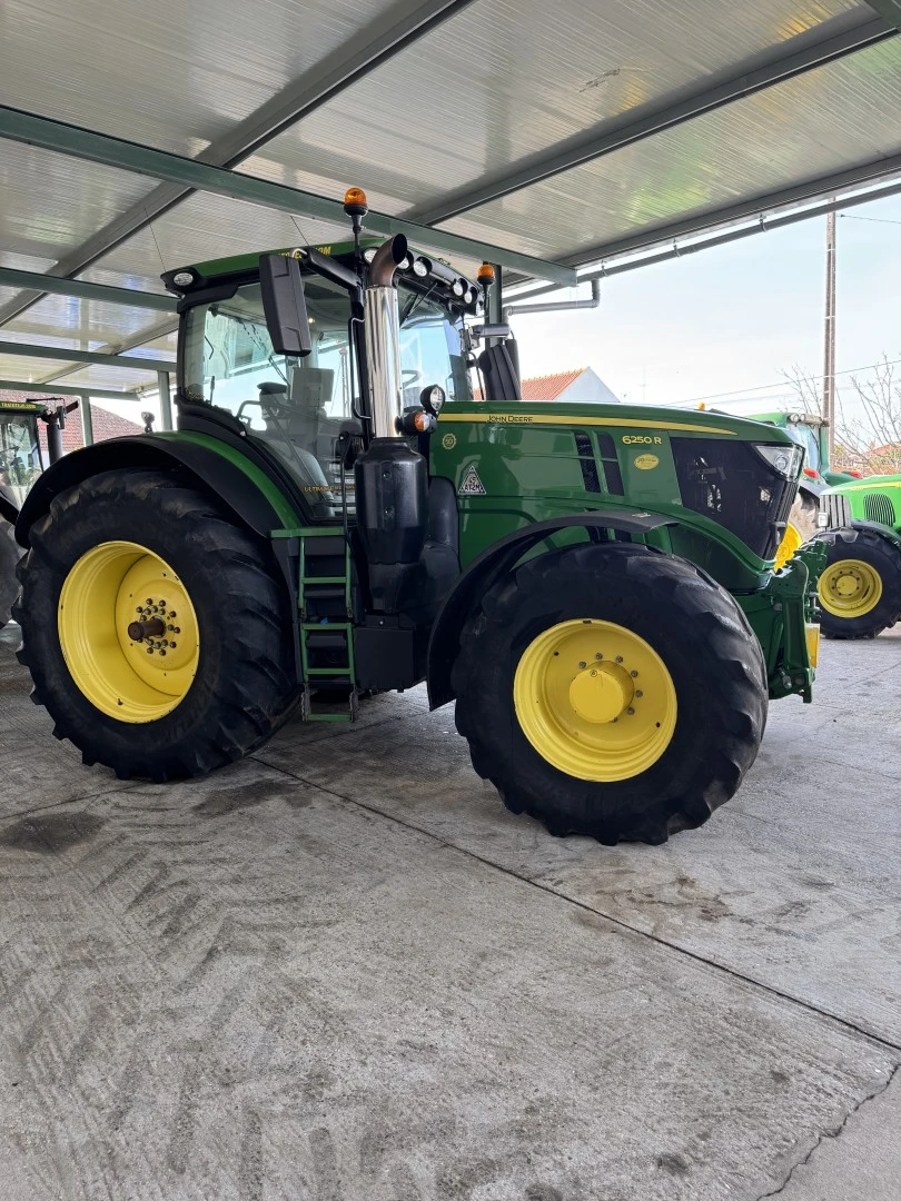 John Deere 6250 R