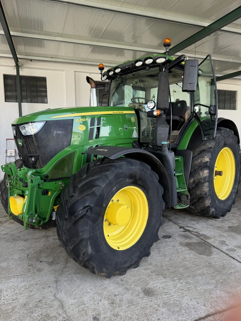 John Deere 6250 R