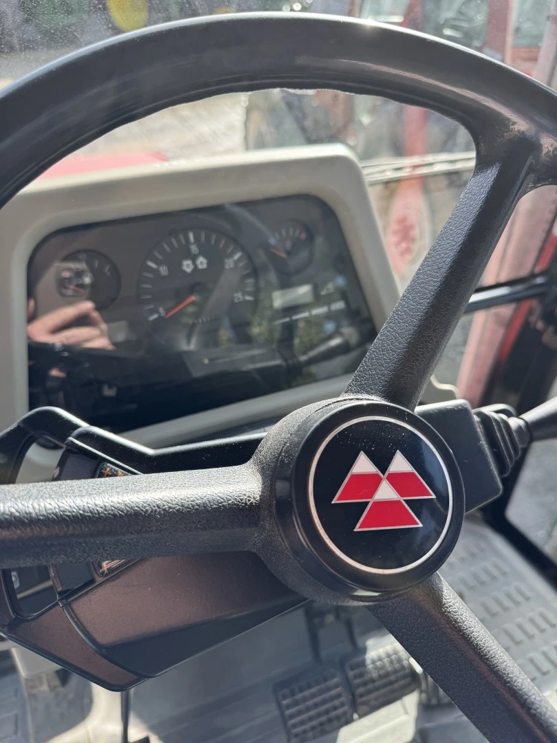Massey Ferguson 5455 Dyna 4