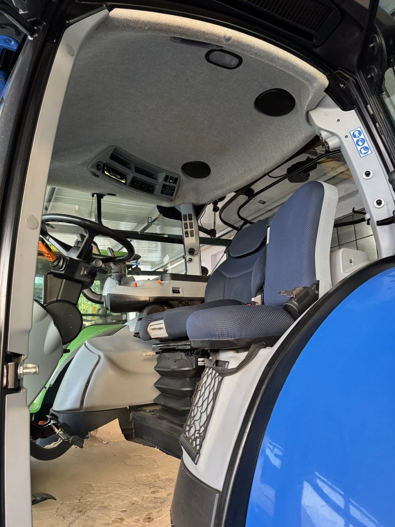 New Holland T7 .260