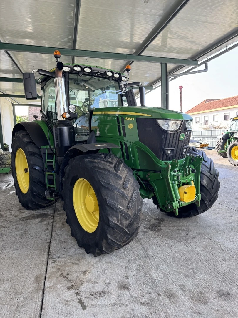 John Deere 6250 R