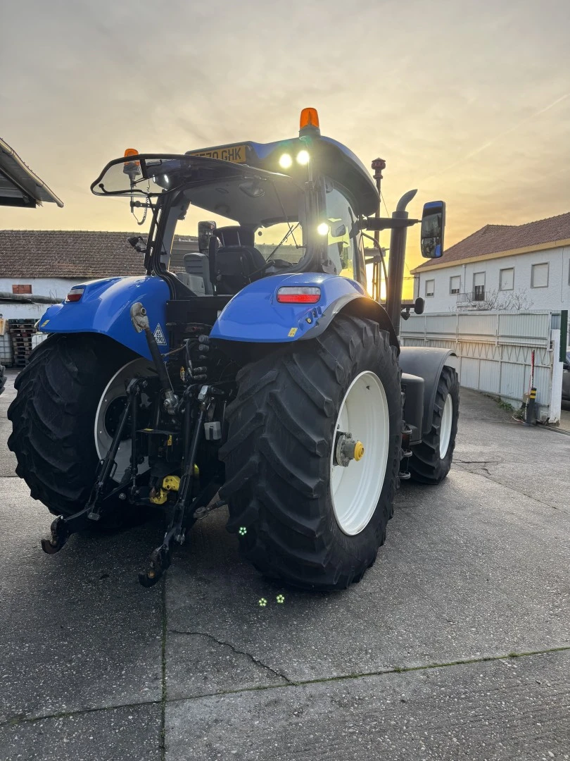 New Holland T7 .260