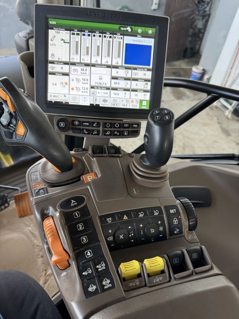 John Deere 6250 R