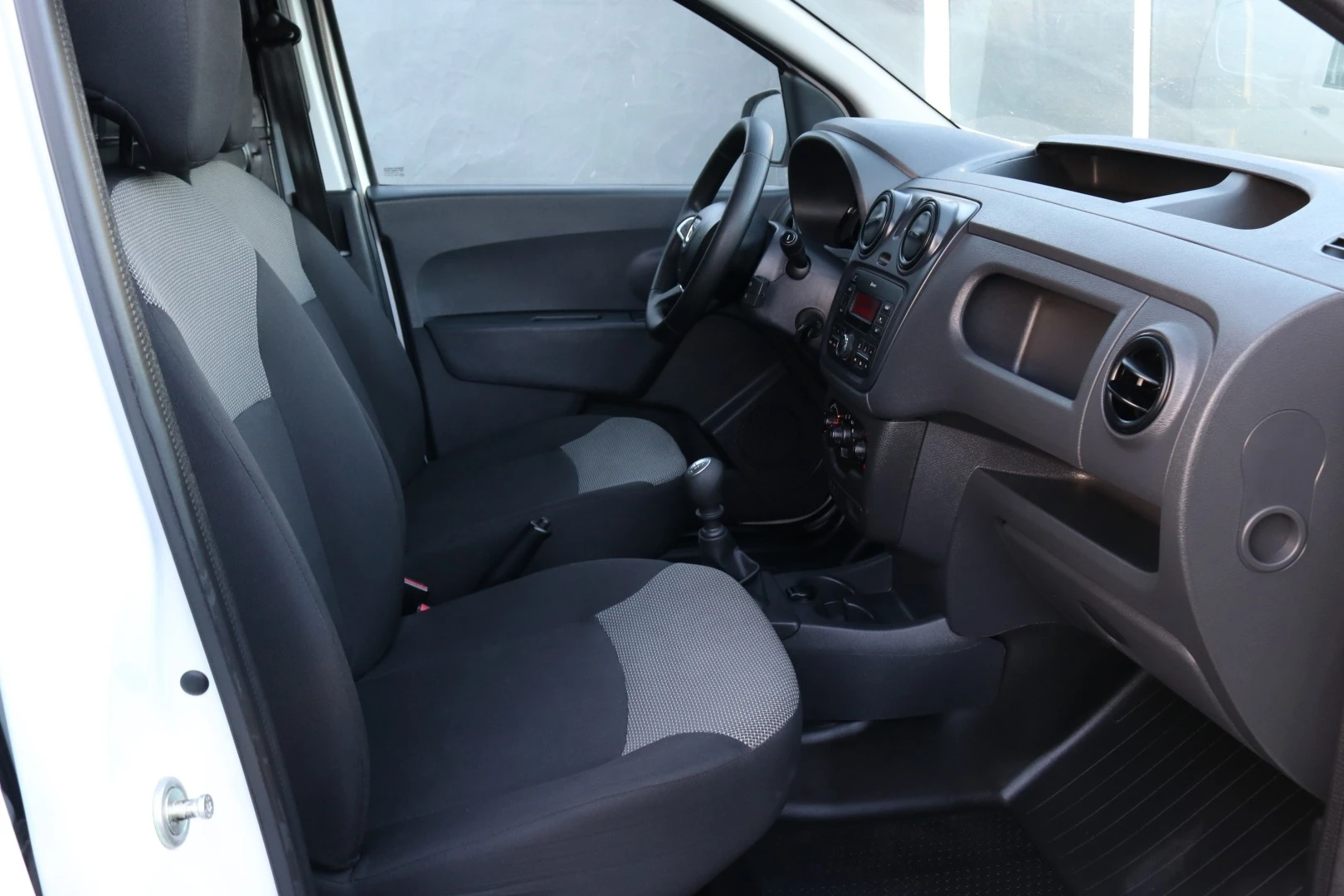 Dacia Dokker Van outro