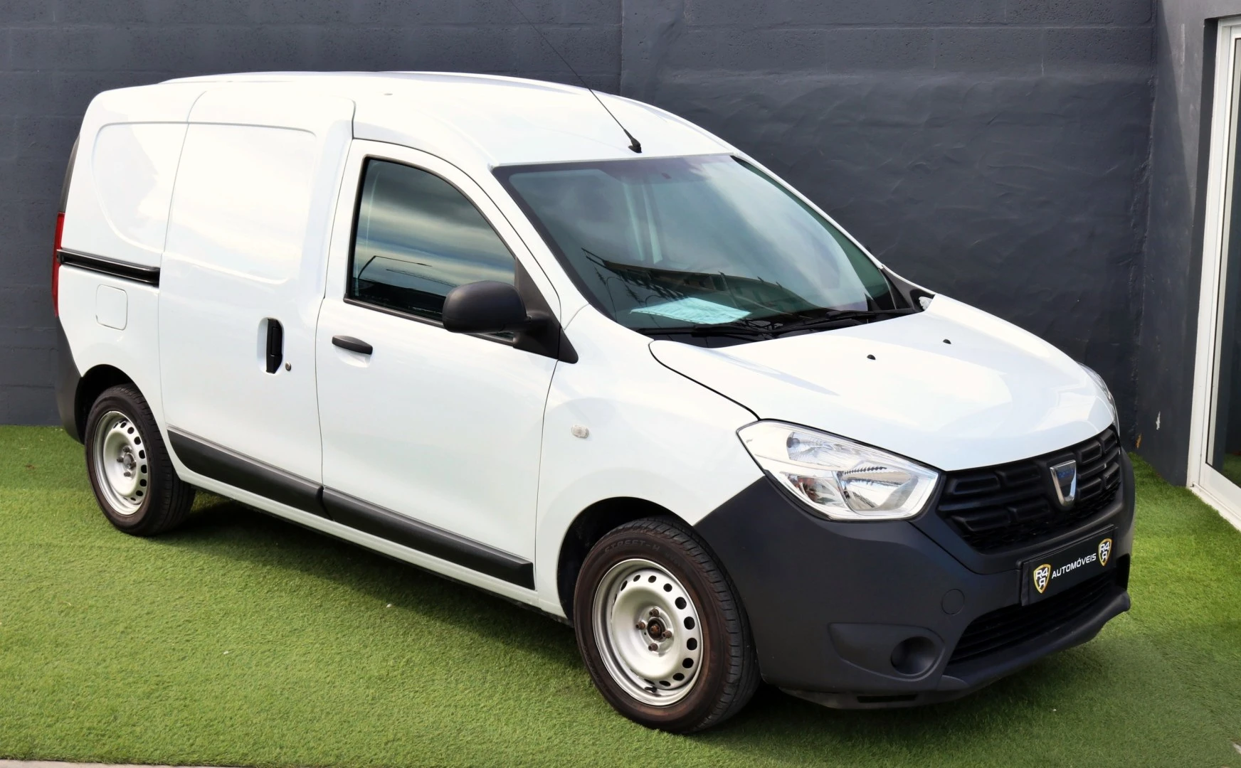 Dacia Dokker Van outro