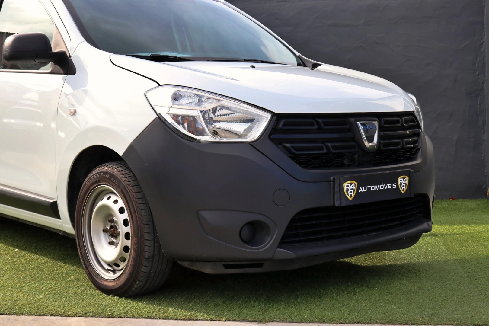 Dacia Dokker Van outro