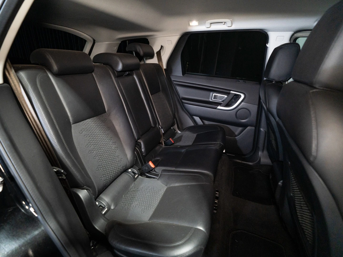Land Rover Discovery Sport 2.0 D AWD SE