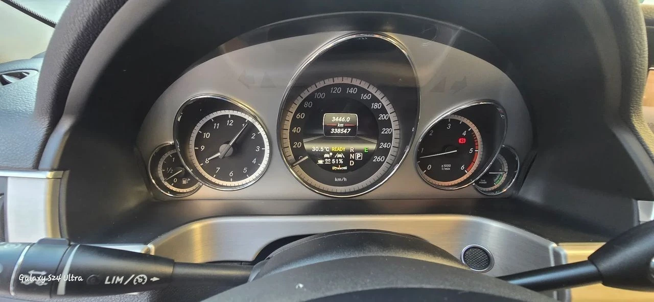Mercedes-Benz E 300 Bluetec Hybrid Avantgarde