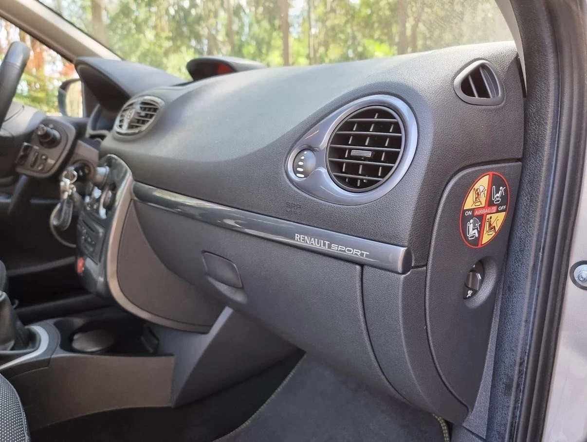 Renault Clio 2.0 16V 200 Sport