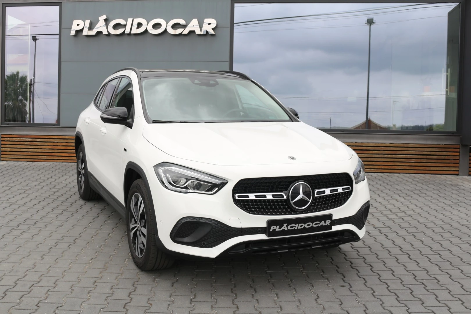 Mercedes-Benz GLA 250 e Progressive