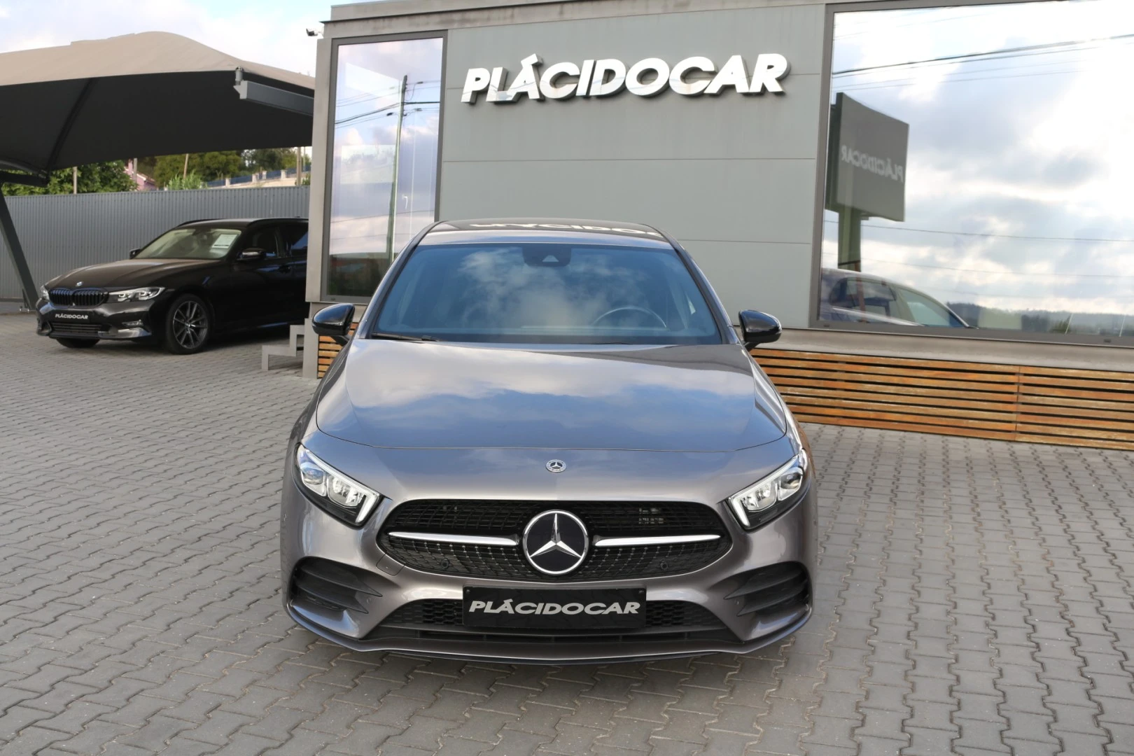Mercedes-Benz A 250 e AMG Line