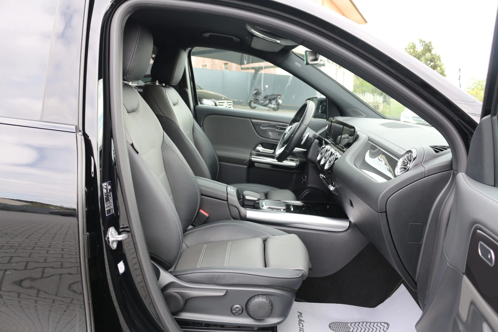 Mercedes-Benz GLA 200 D  AMG PACK NIGHT