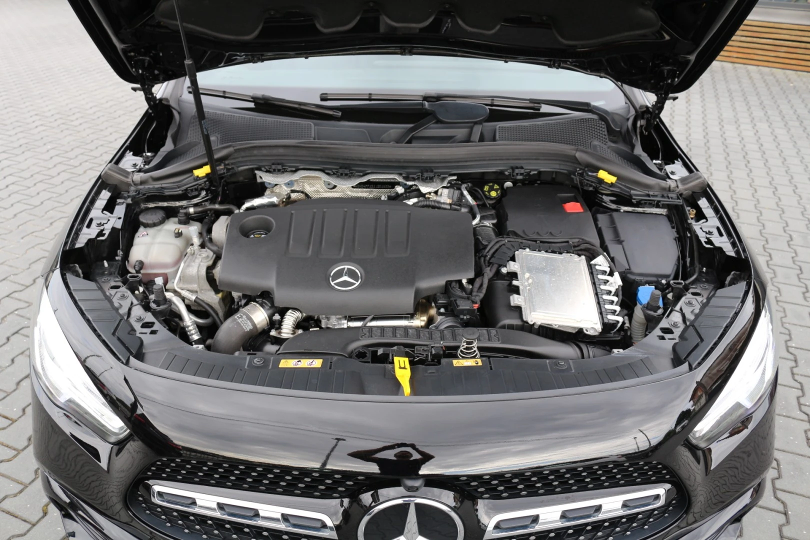 Mercedes-Benz GLA 200 D  AMG PACK NIGHT