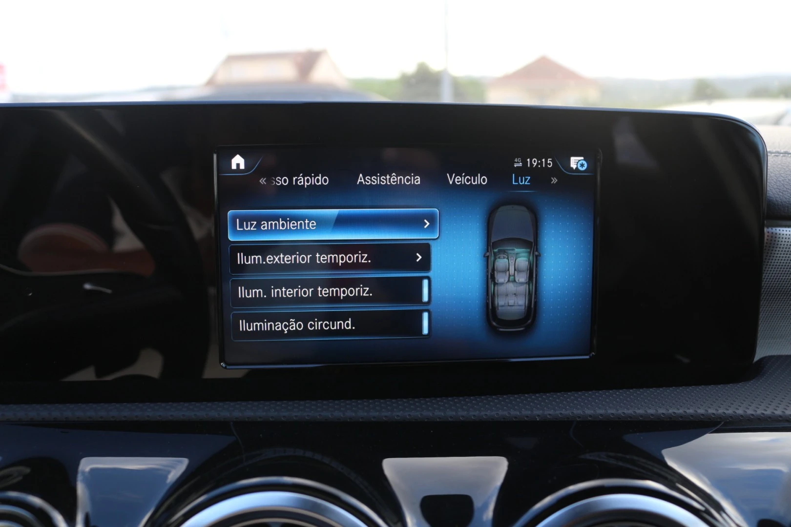 Mercedes-Benz A 250 e AMG Line