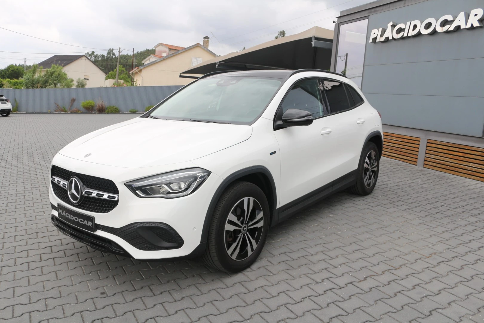 Mercedes-Benz GLA 250 e Progressive