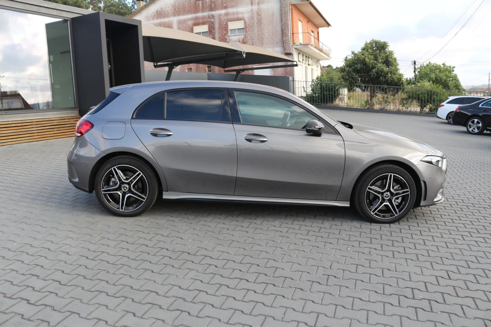 Mercedes-Benz A 250 e AMG Line