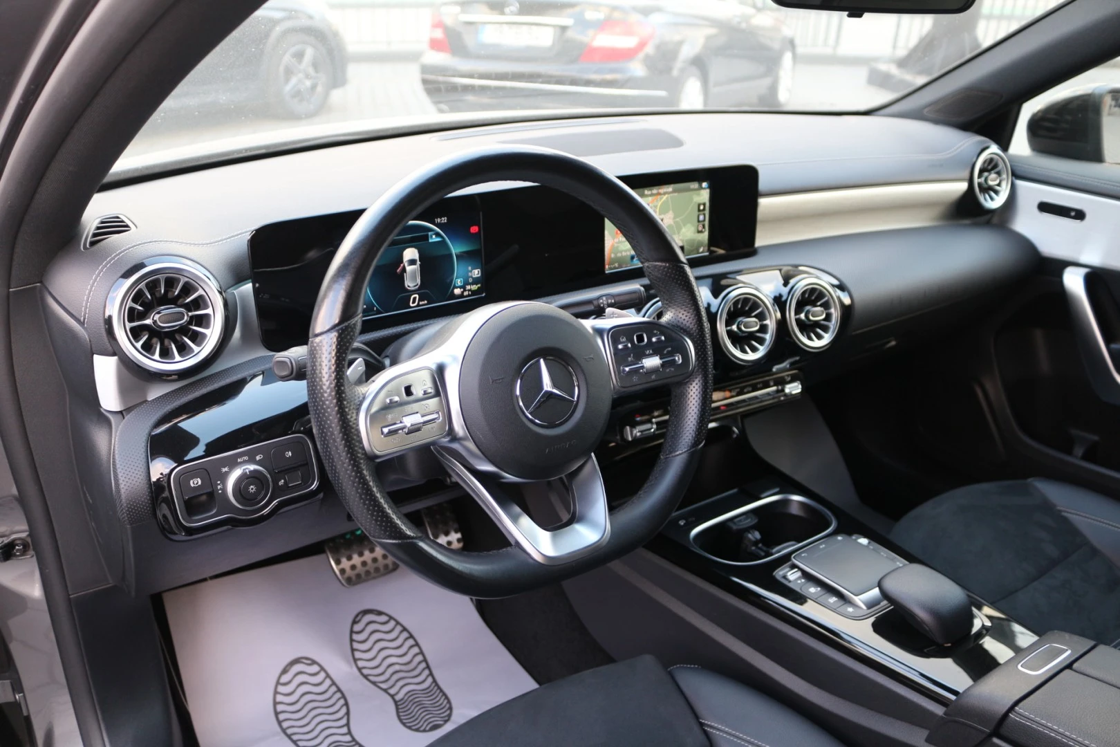 Mercedes-Benz A 250 e AMG Line