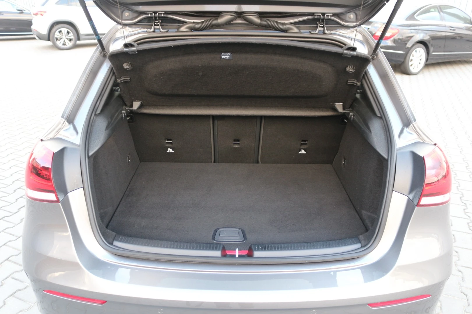 Mercedes-Benz A 250 e AMG Line