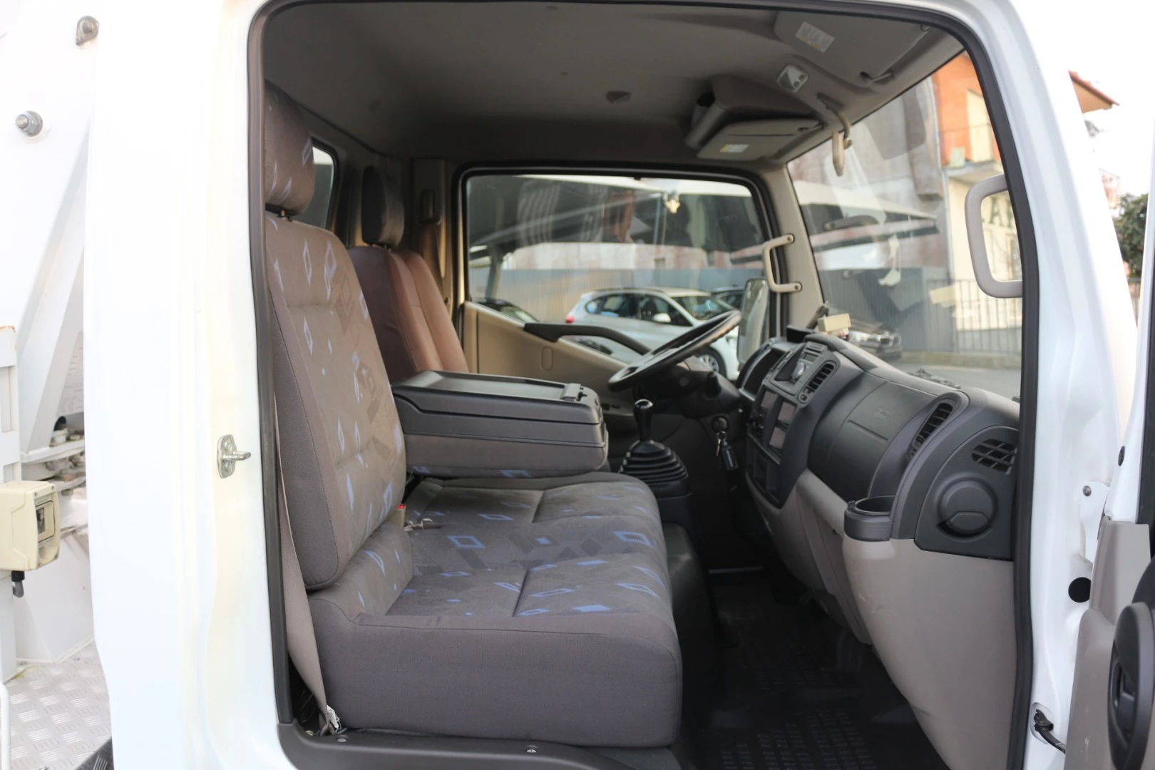 Renault Maxity 2.5 DXi 120