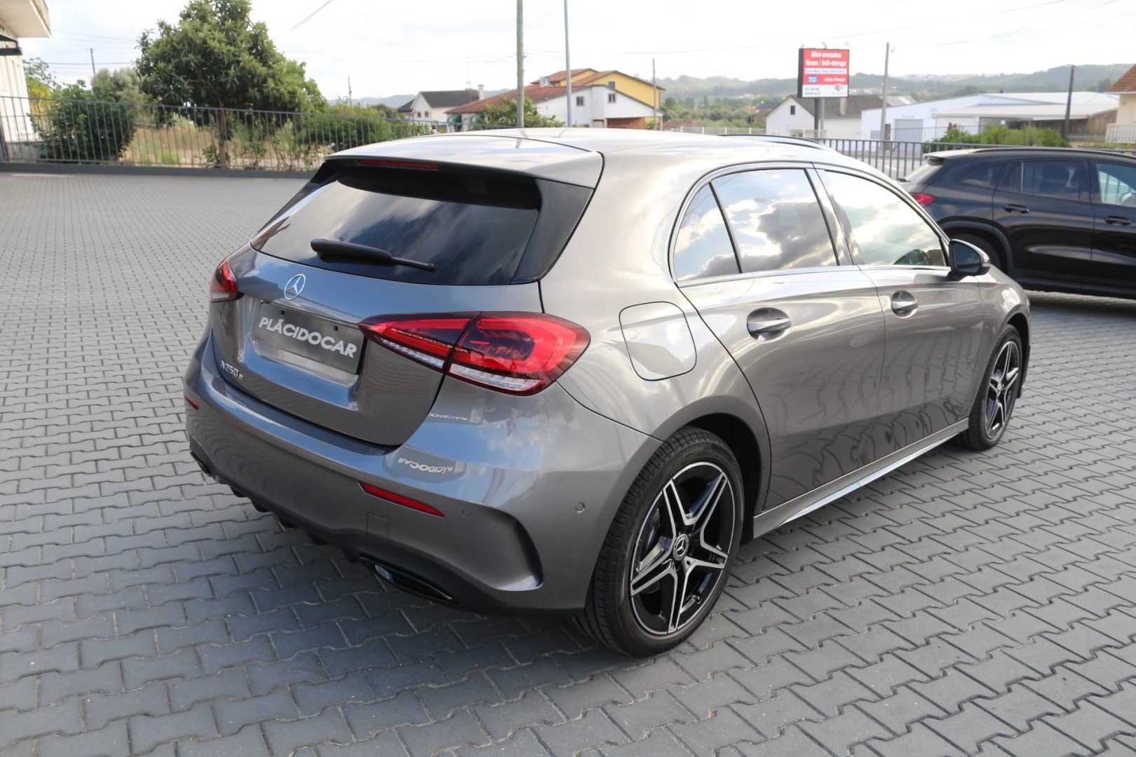 Mercedes-Benz A 250 e AMG Line