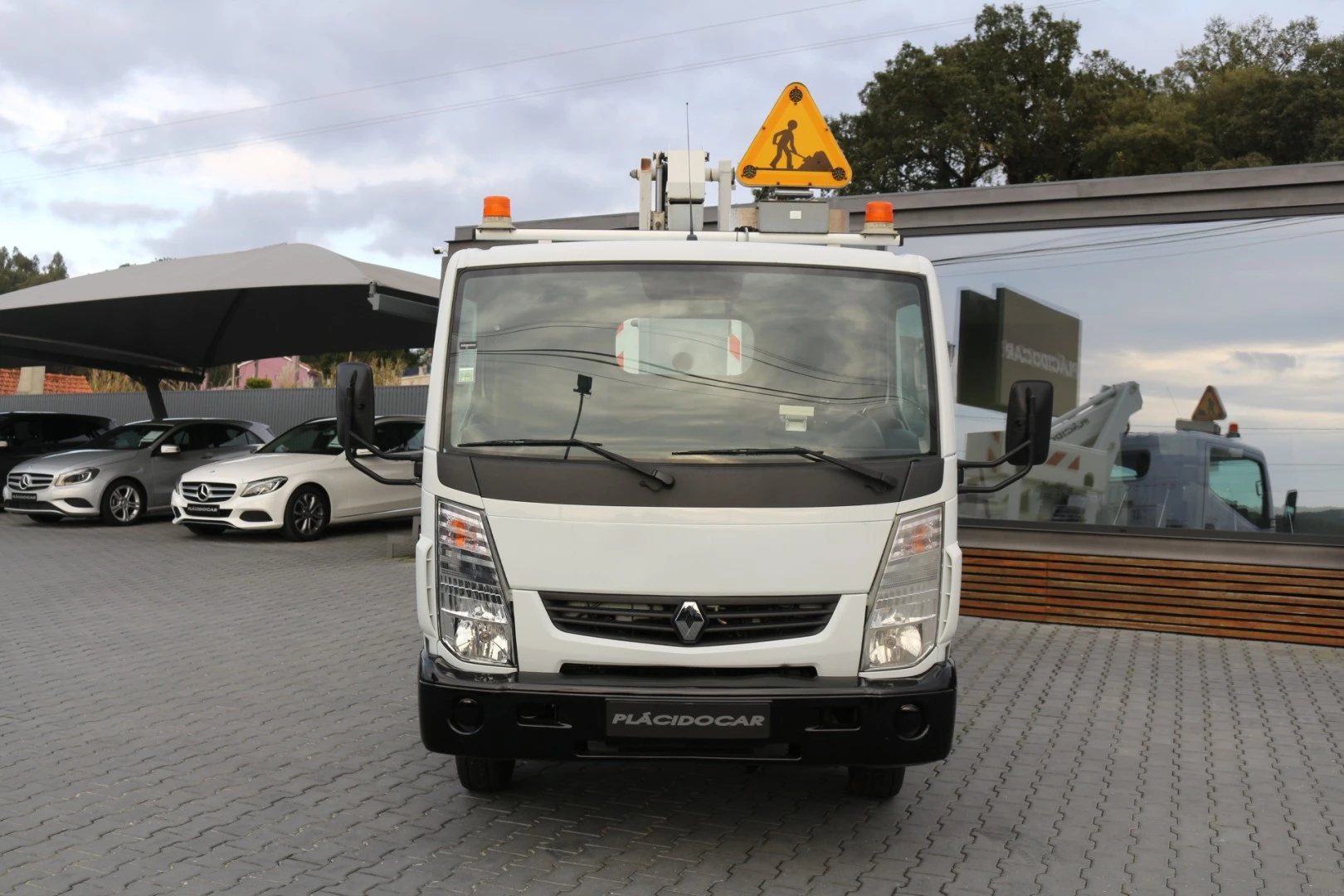 Renault Maxity 2.5 DXi 120
