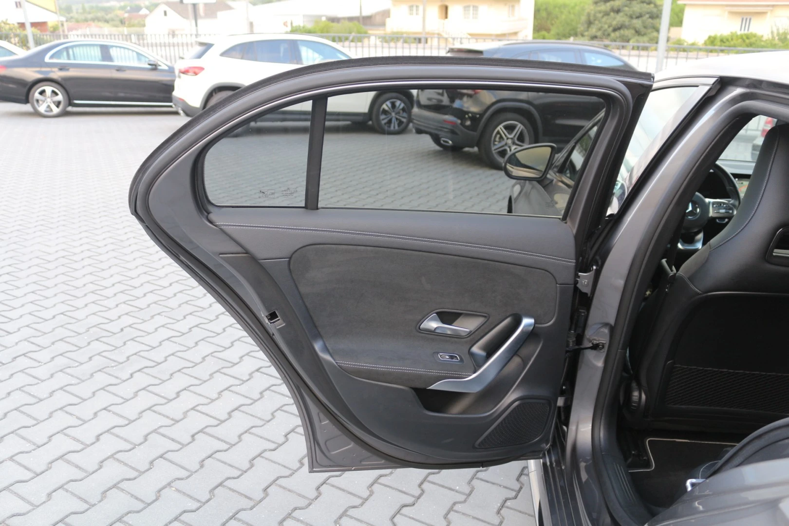 Mercedes-Benz A 250 e AMG Line