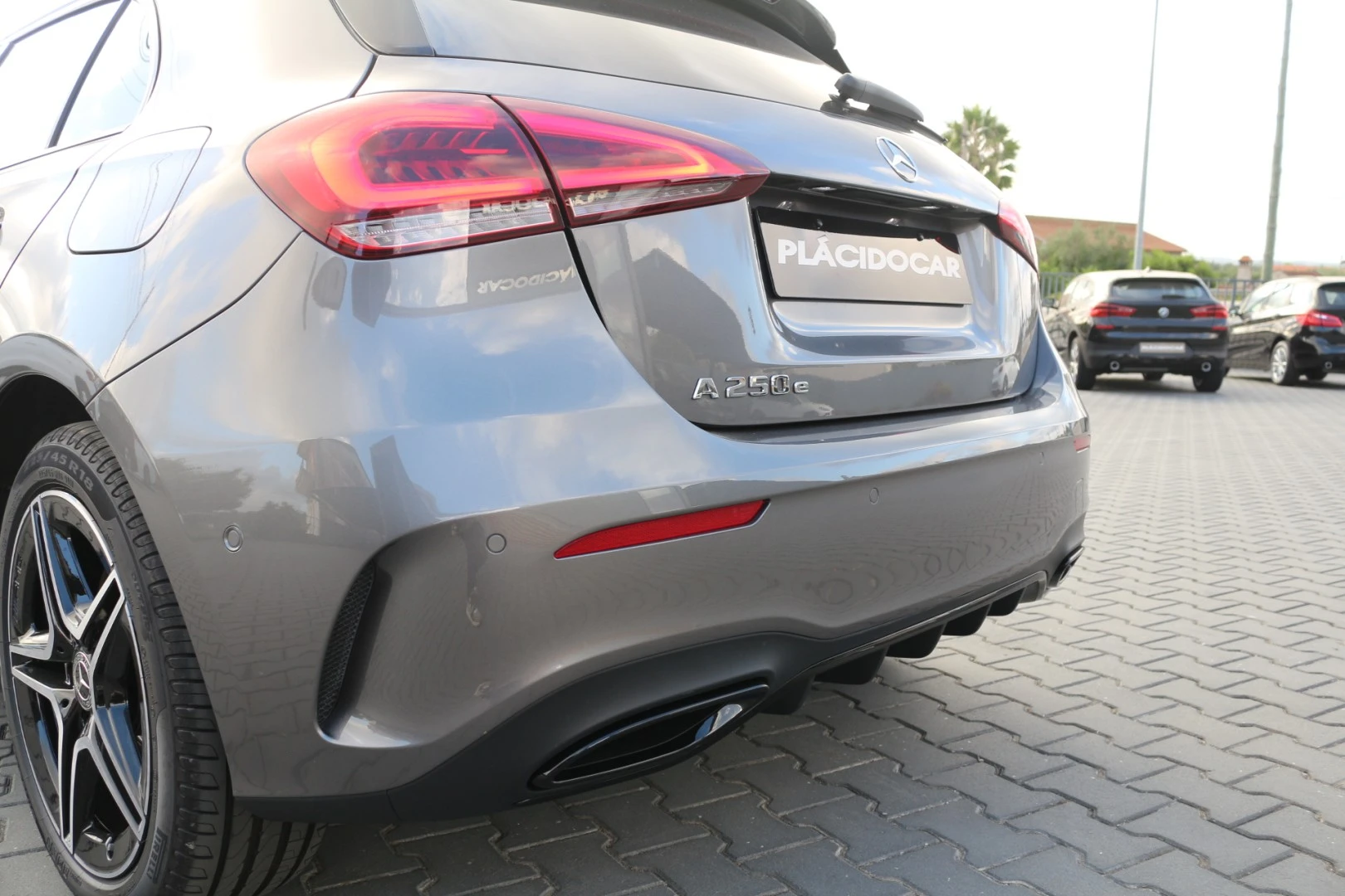 Mercedes-Benz A 250 e AMG Line
