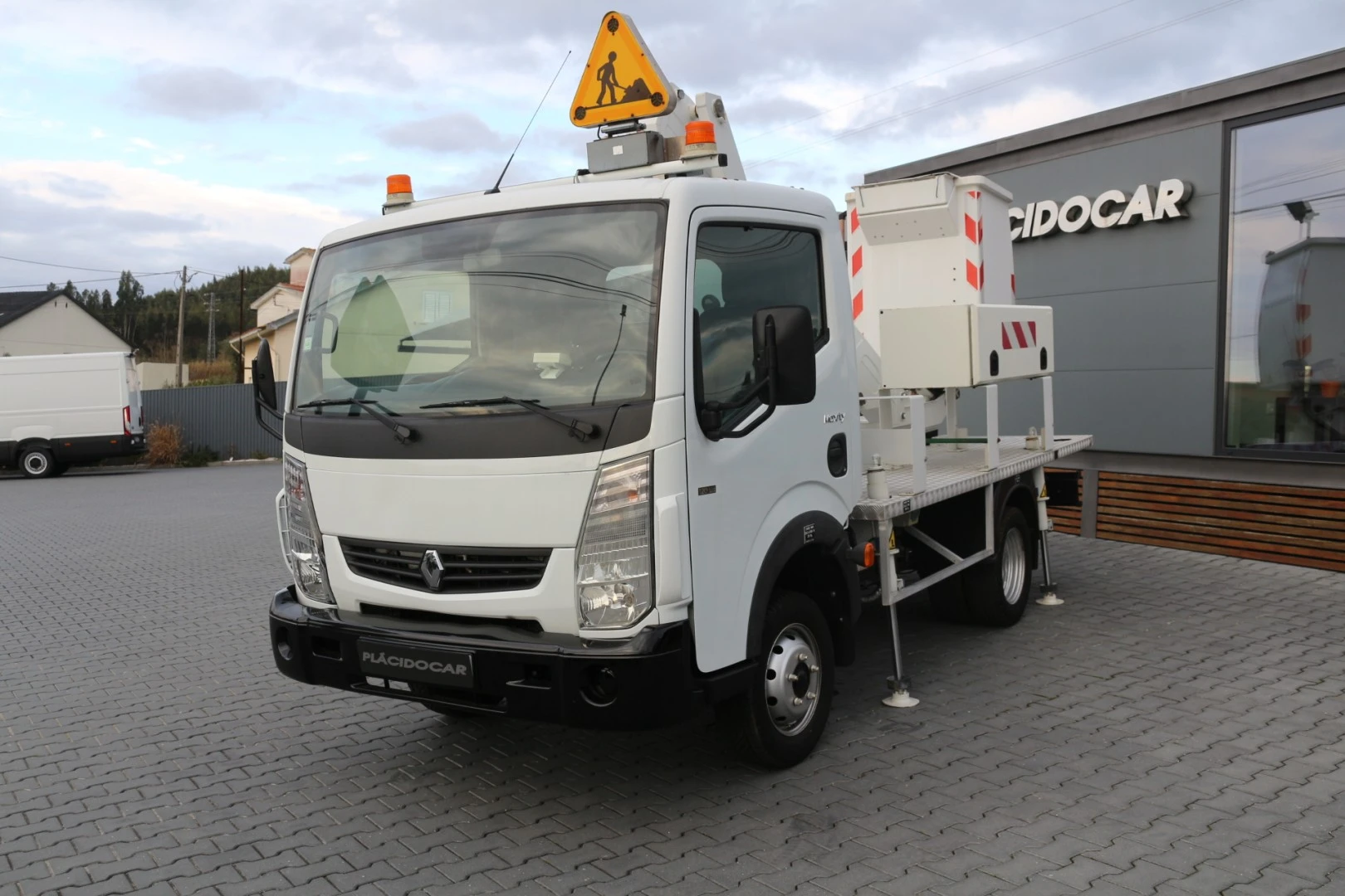 Renault Maxity 2.5 DXi 120