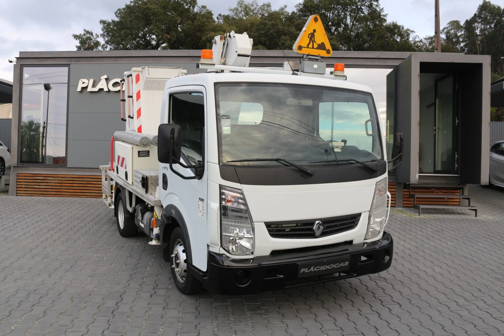 Renault Maxity 2.5 DXi 120