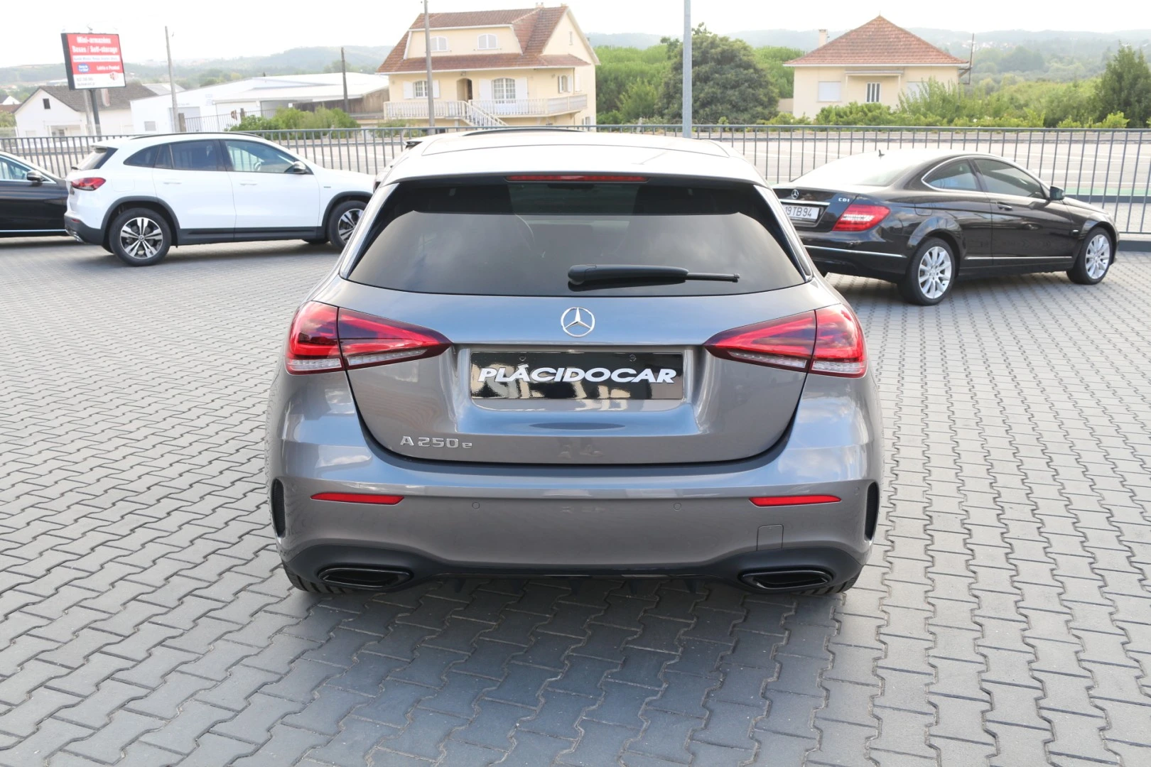 Mercedes-Benz A 250 e AMG Line