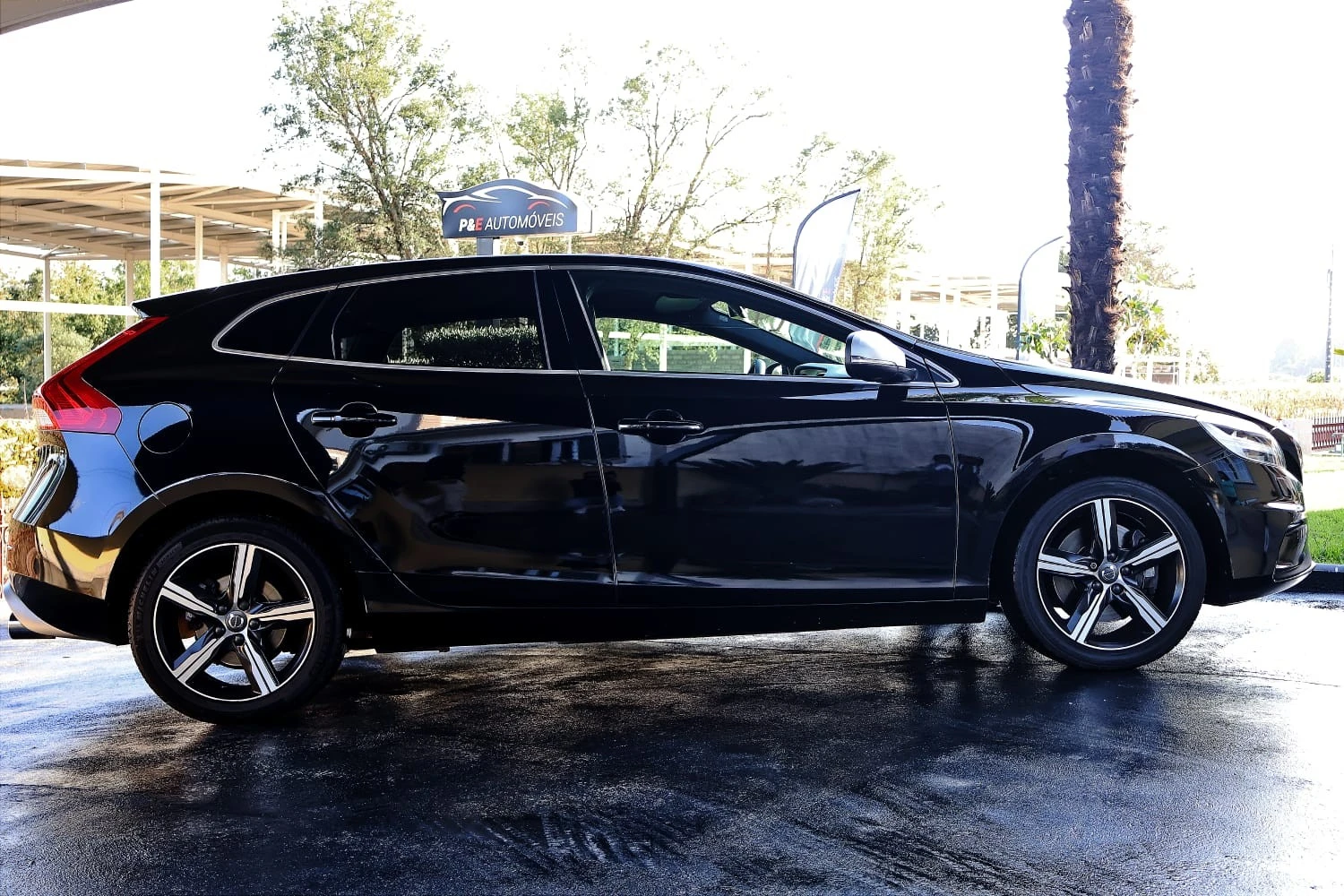 Volvo V40 2.0 D2 R-Design Momentum Geartronic