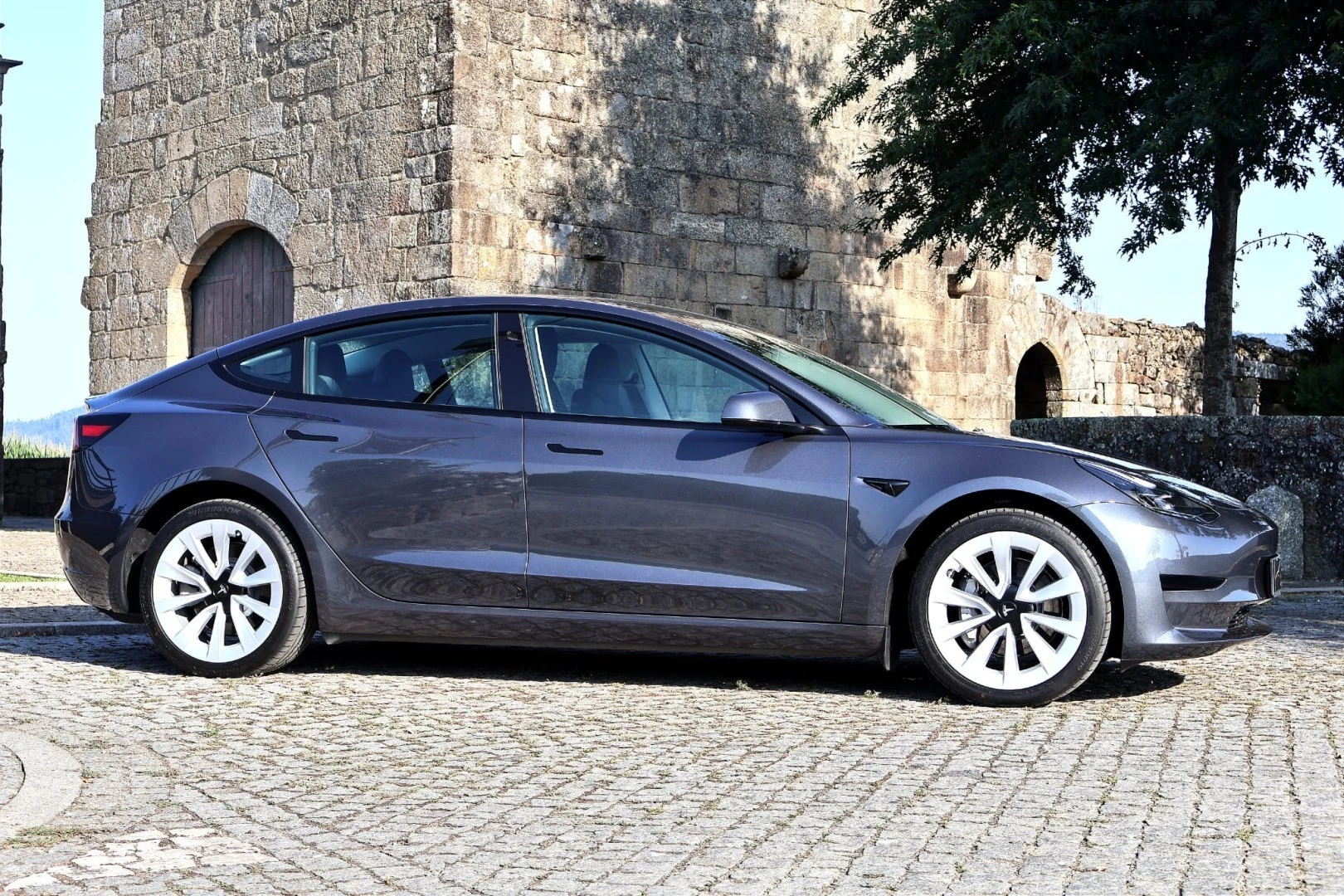 Tesla Model 3 Standard Range Plus RWD