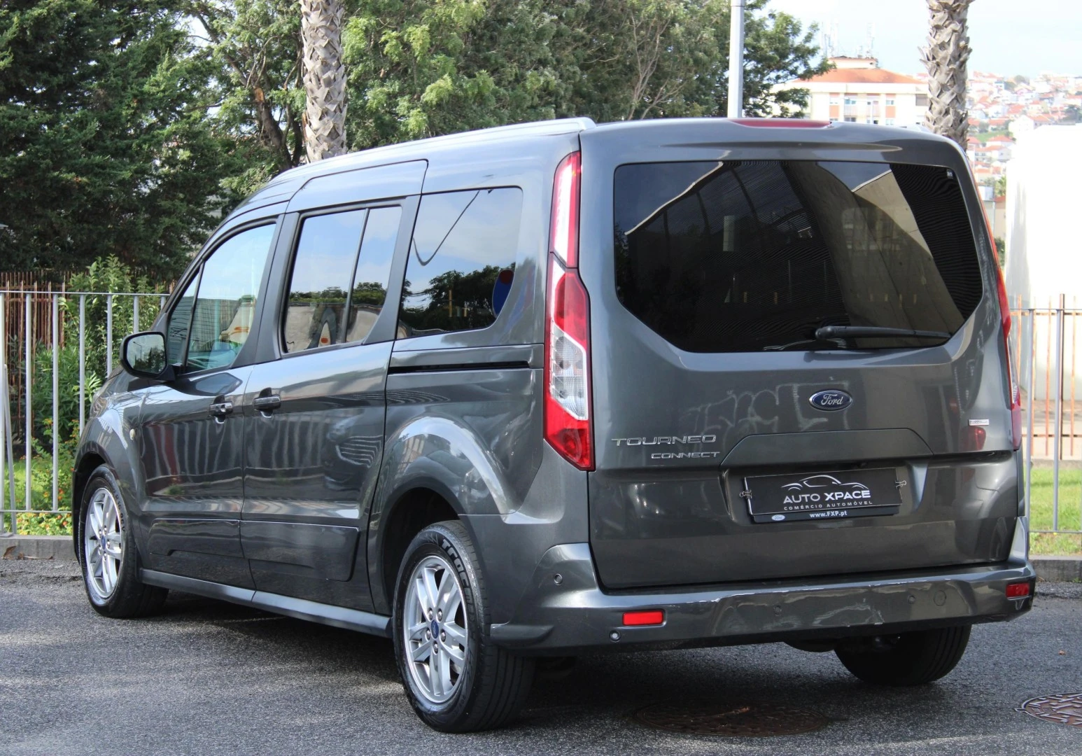 Ford Tourneo Connect Grand 1.5 TDCi Titanium