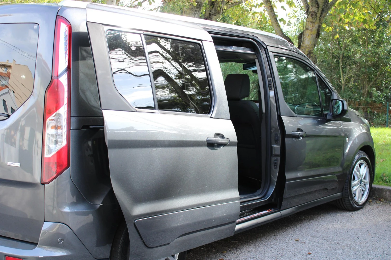 Ford Tourneo Connect Grand 1.5 TDCi Titanium
