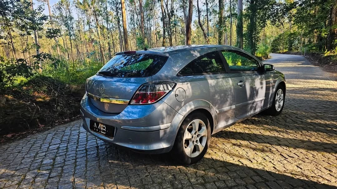 Opel Astra GTC 1.3 CDTi