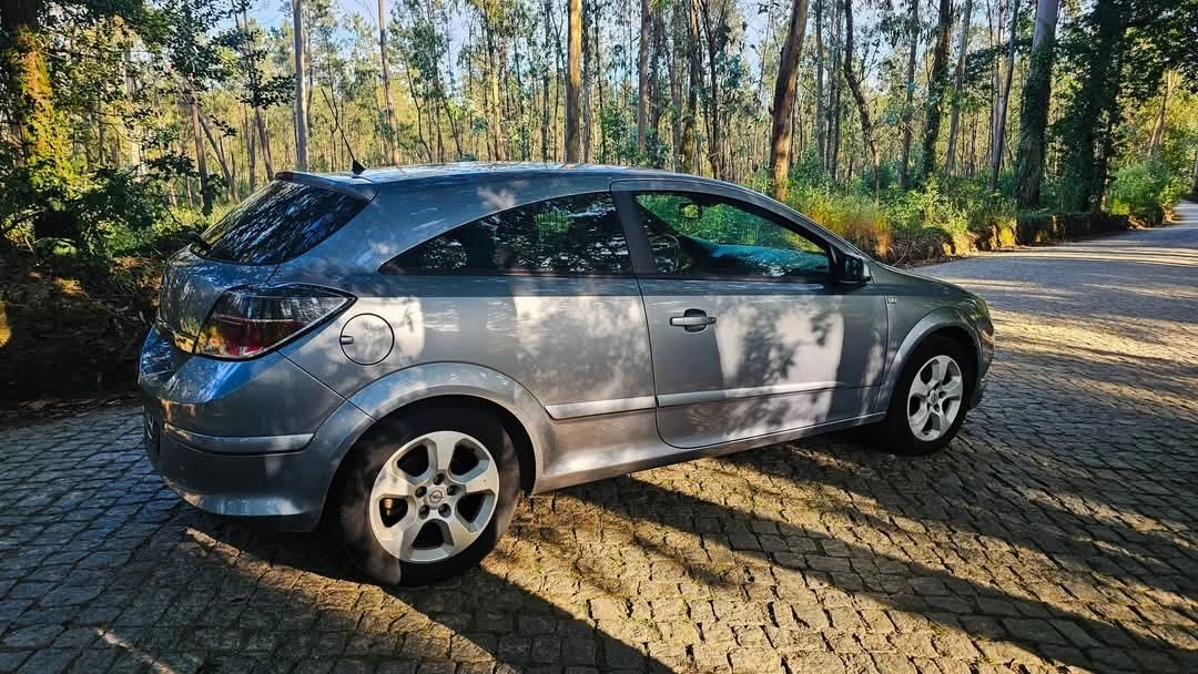 Opel Astra GTC 1.3 CDTi