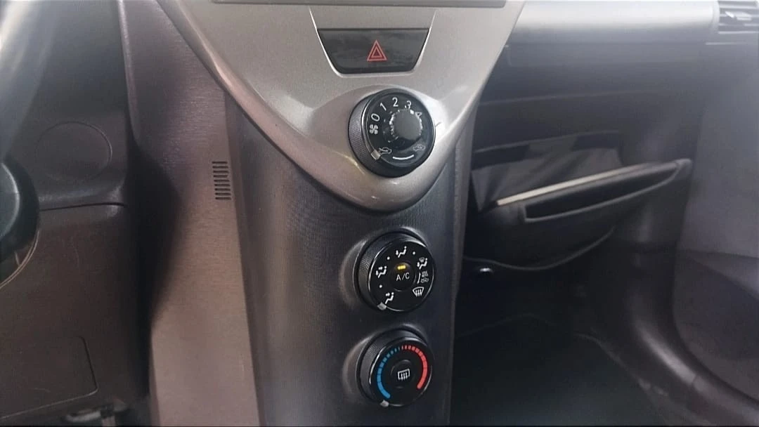 Toyota iQ 1.0 +
