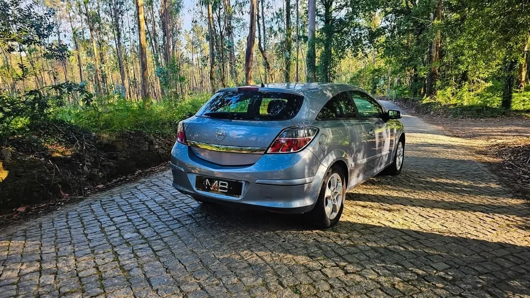 Opel Astra GTC 1.3 CDTi